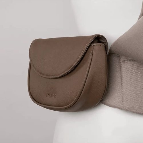 Nuna CUDLluxe Quartz Pouch Detail USGL web 65ed