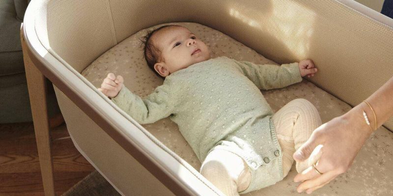 stokke snoozi bassinet fitted sheet dandelion beige vanilla cream traveling tikes 8 8262a204 4a1e 4ec3 8f52 b7fdcaf9123a