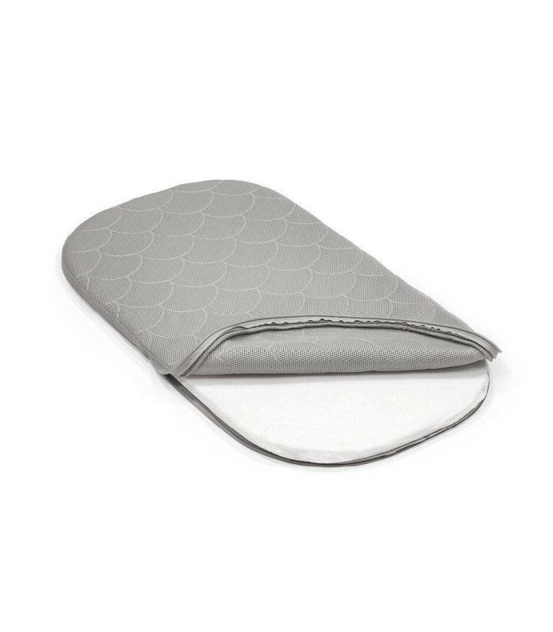 stokke snoozi bassinet graphite grey traveling tikes 7 09a51b6e 29e4 4403 bb9a 2e4f7ce052c7