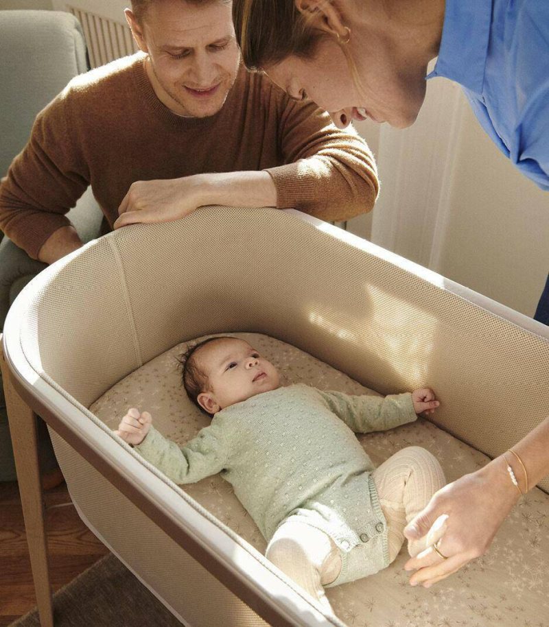 stokke snoozi bassinet sandy beige traveling tikes 2 a784be7f e119 4584 8204 aa6209440eb4