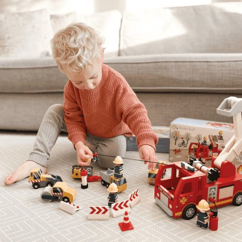 tender leaf fire engine traveling tikes 3 9138f086 ff41 42db 940b f423a6c2e1f4